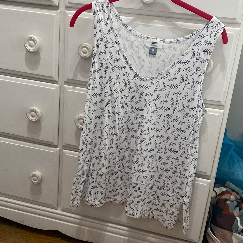 Old navy loose fitting tank